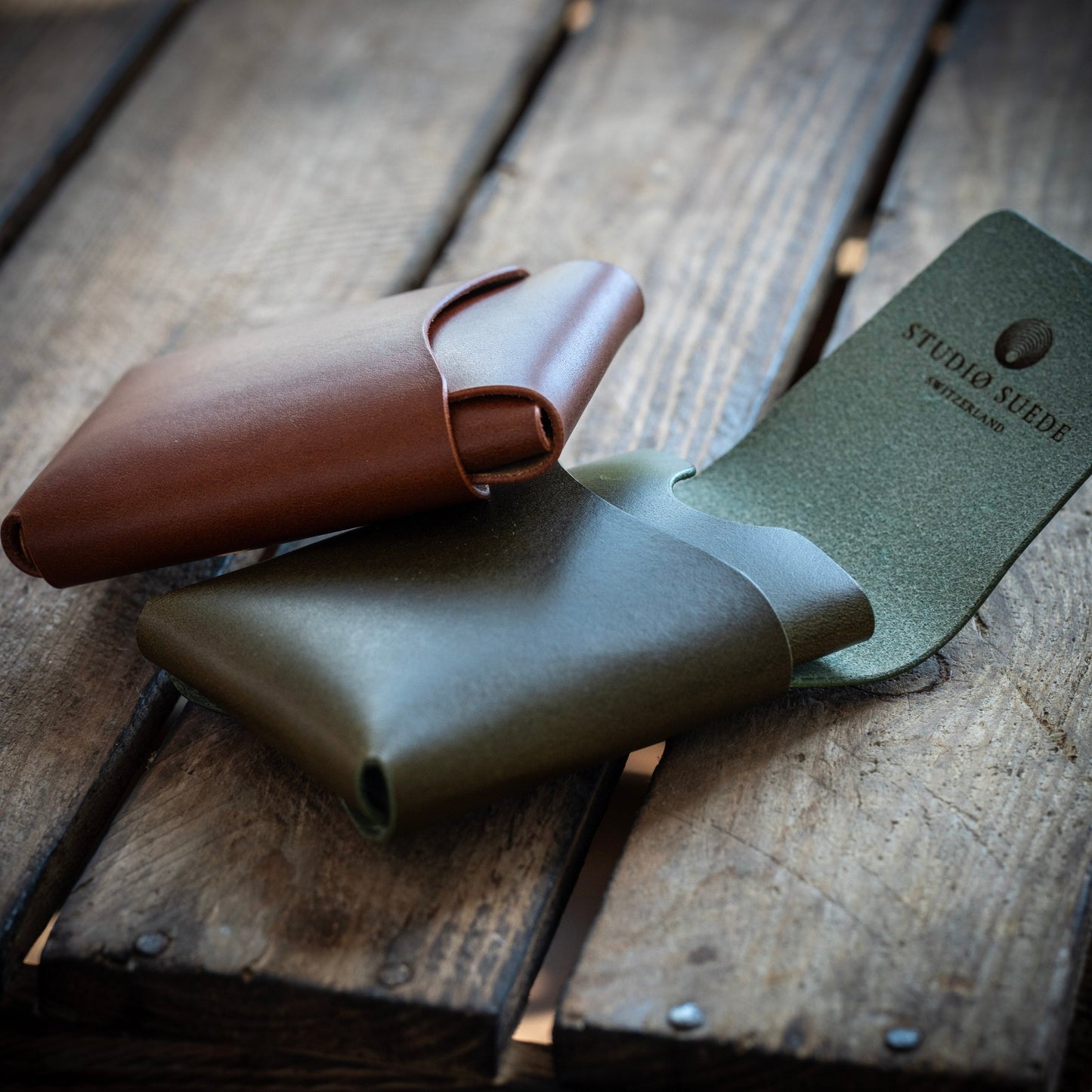 Card holder #23 (olive)